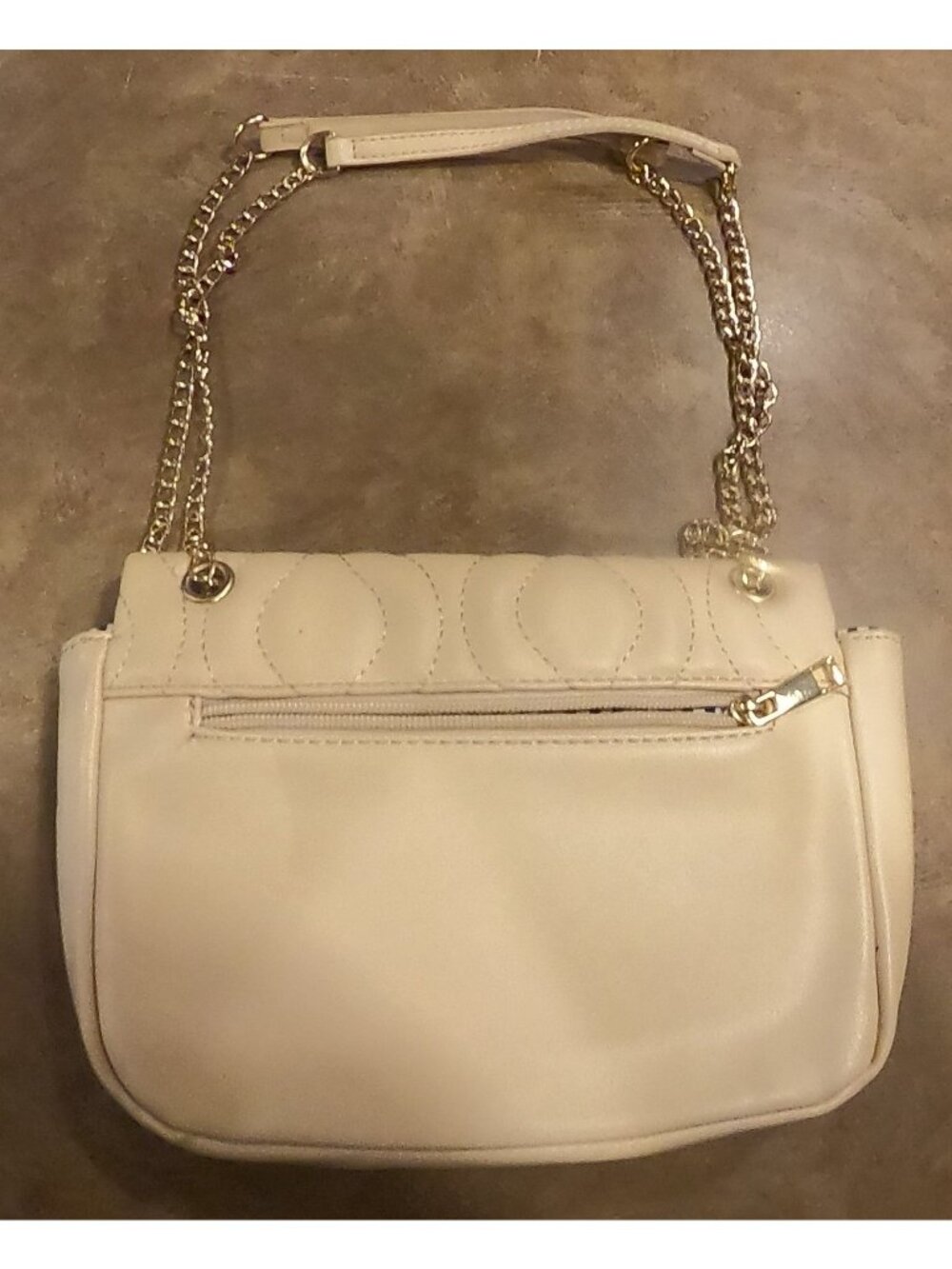 Alexis Bendel Quilted Ivory Shoulder Bag With Gold Chain Strap - Picture 2 of 2